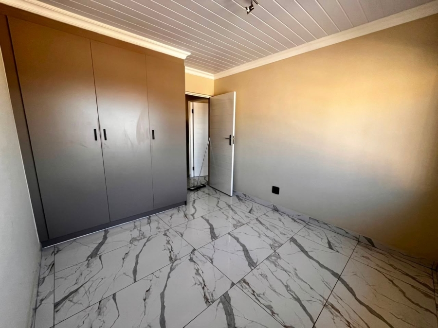 To Let 4 Bedroom Property for Rent in Cashan North West